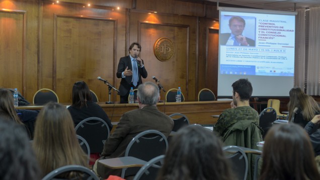 imagen Especialista francés en derecho constitucional disertó en la UNCUYO