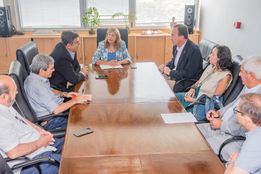 imagen El vicegobernador Mario Abed visitó la UNCUYO