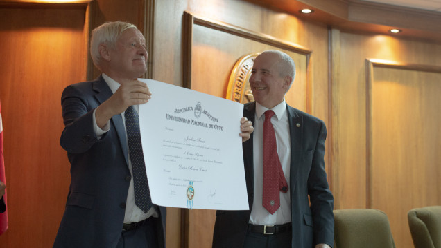 imagen Nobel de Química explicó potencialidades de su hallazgo