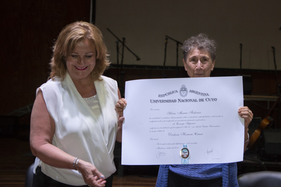 imagen Silvia Federici nueva Doctora Honoris Causa de la UNCuyo 