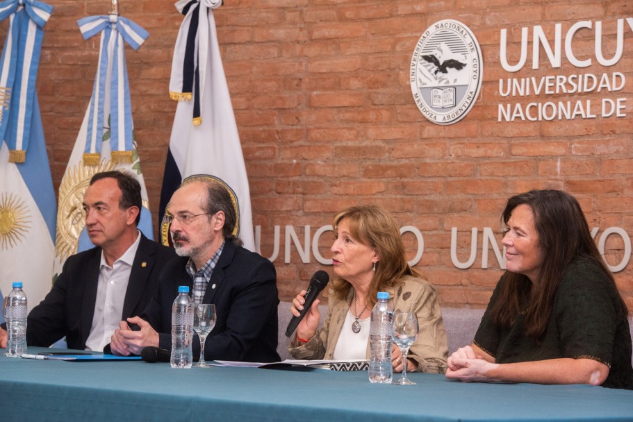 imagen Presentaron en la UNCUYO el Plan Nacional de Ciencia, Tecnología e Innovación 2030