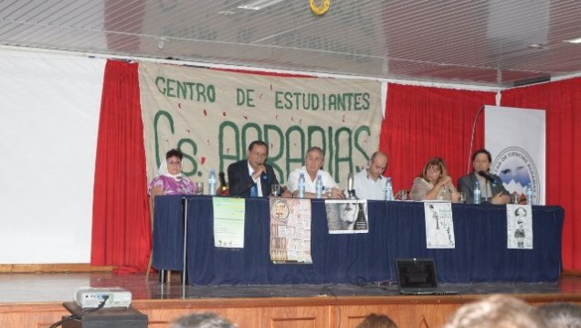 imagen Agrarias homenajeó a estudiantes y docentes castigados, suspendidos y desaparecidos 