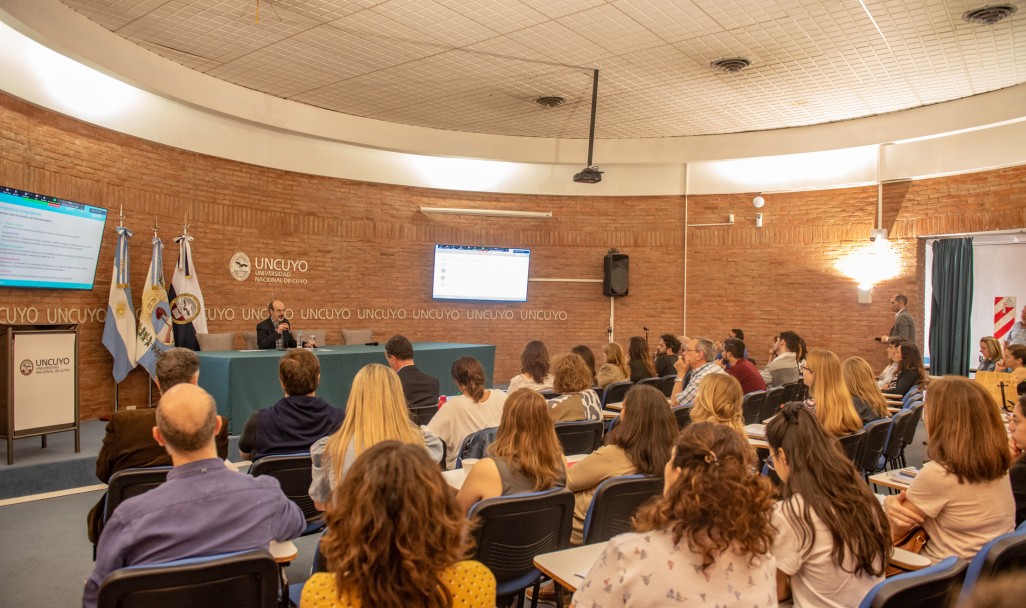 imagen Presentaron en la UNCUYO el Plan Nacional de Ciencia, Tecnología e Innovación 2030