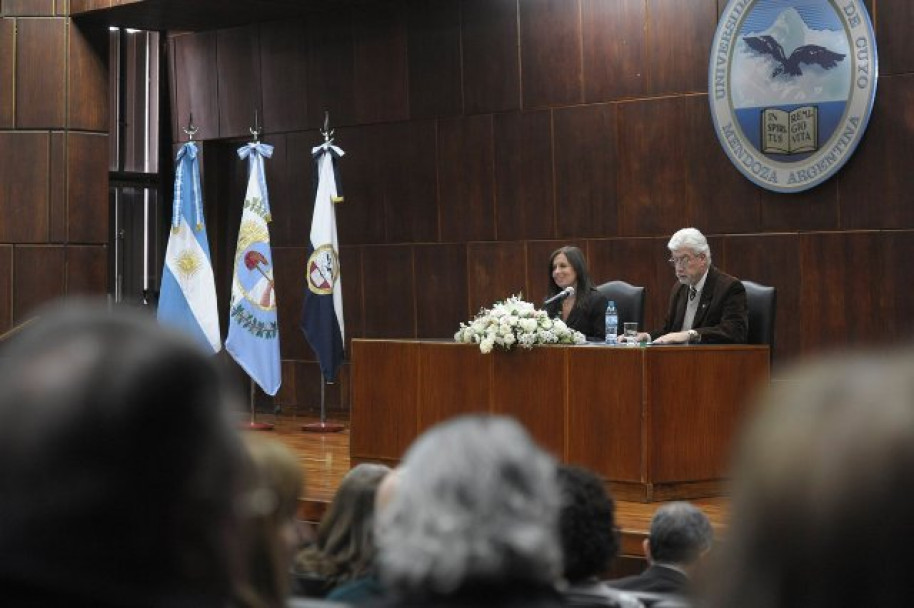imagen Silvia Persio asumió como  vicerrectora de la UNCuyo