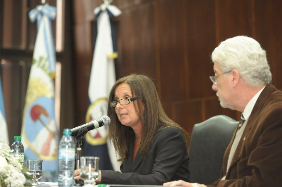 imagen Silvia Persio asumió como  vicerrectora de la UNCuyo