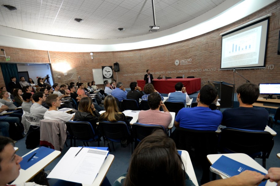 imagen Debatieron cómo gestionar el agua para el desarrollo económico