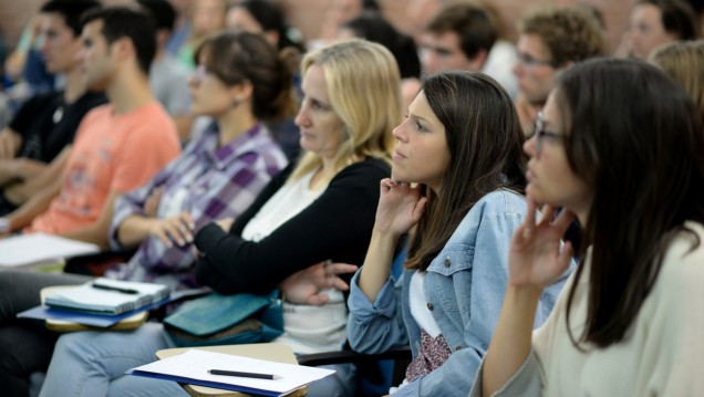 imagen Personal de apoyo académico podrá estudiar en el exterior