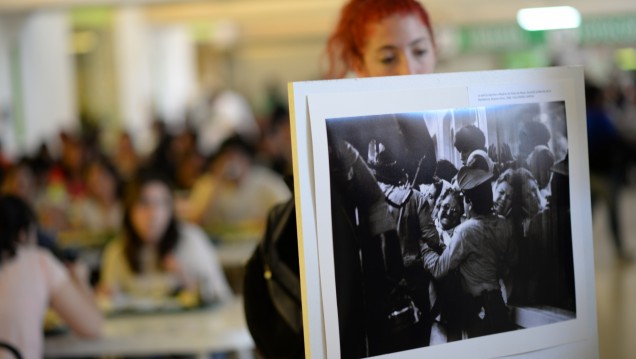 imagen Muestra fotográfica reconstruye los años de la dictadura