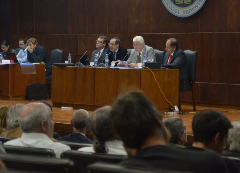 imagen El ICB ya es la Facultad de Ciencias Exactas y Naturales 