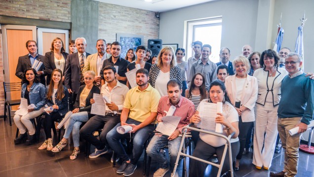 imagen Estudiantes y graduados recibieron el premio María Elisa Norton