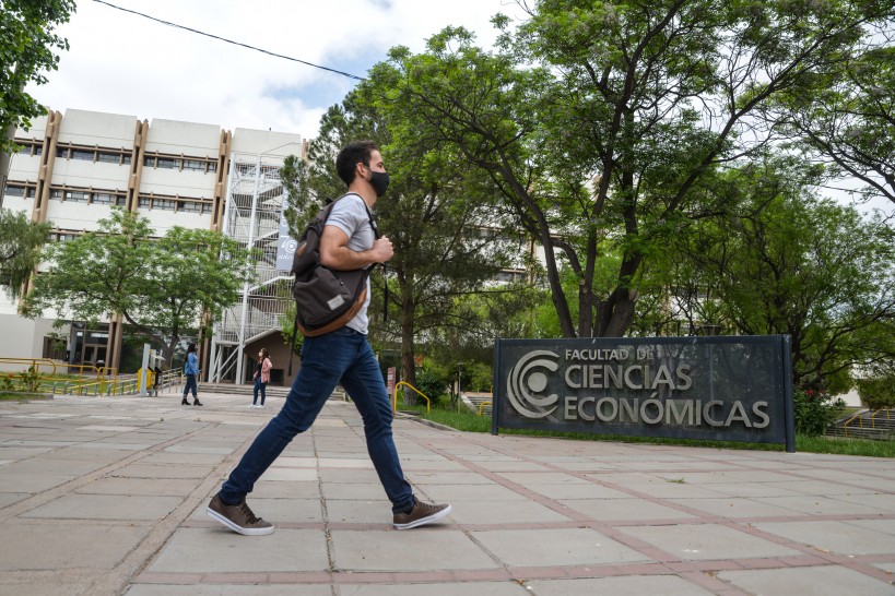 imagen Pionera en Latinoamérica: Ciencias Económicas ofrecerá la orientación en Organizaciones de Triple Impacto