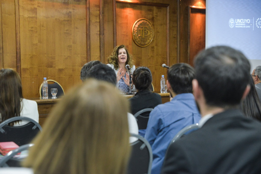 imagen La UNCUYO incluyó a especialista en Derechos Humanos entre sus doctores honoris causa