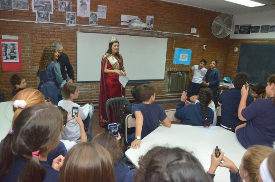 imagen Reina Nacional de la Vendimia visitó la Escuela Carmen Vera Arenas