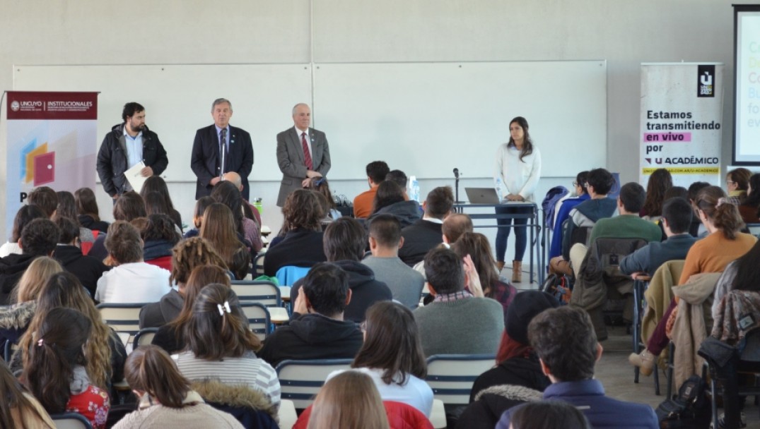 imagen Google compartió su cultura empresarial con universitarios