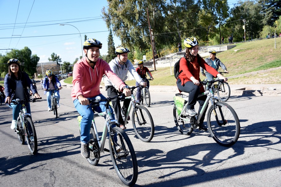 imagen La UNCuyo entregó bicicletas a estudiantes