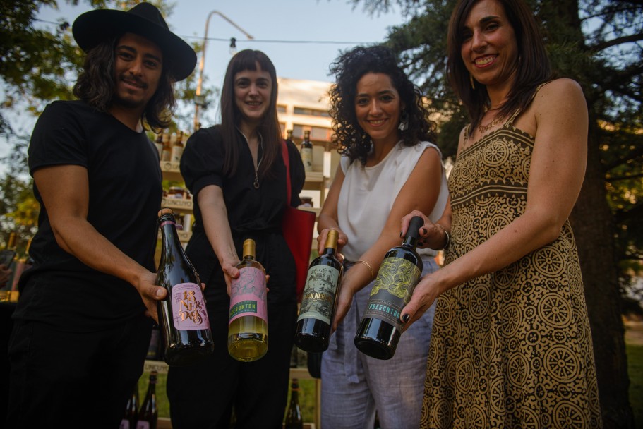 imagen Hito para la UNCUYO: nuevas marcas para vinos y aceites de oliva de la Facultad de Ciencias Agrarias