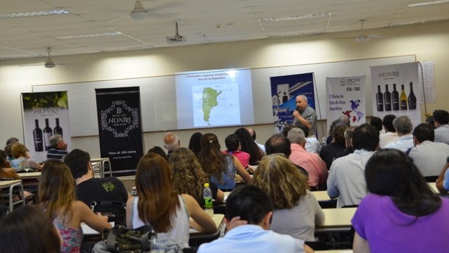 imagen Primera clínica de degustación de vinos de alta gama en la UNCuyo