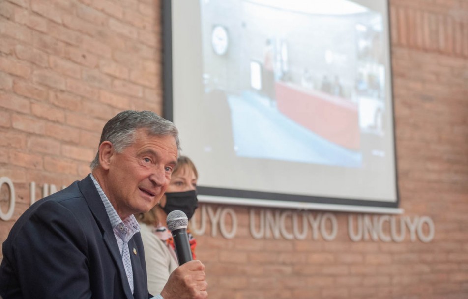 imagen El Rector Pizzi encabezó la apertura del curso superior en Cultura, Turismo y Gestión territorial