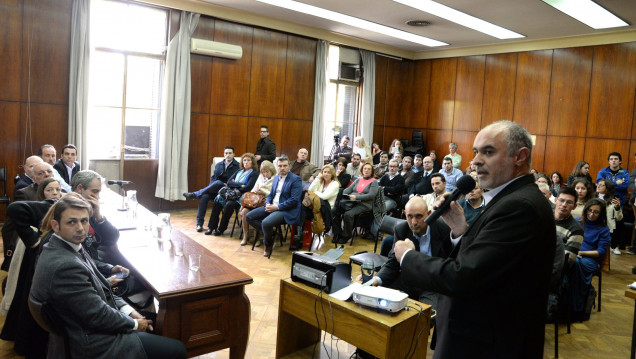 imagen La UNCUYO presentó a legisladores su sistema de voto electrónico