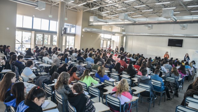 imagen Estudiantes secundarios se formaron para ser tutores
