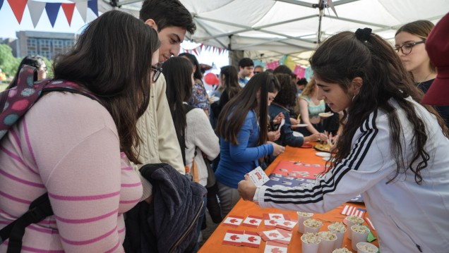 imagen Intercambio artístico y culinario en un Festival estudiantil