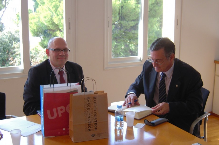 imagen Pizzi participó de una reunión del Centro Interuniversitario de Desarrollo en Barcelona