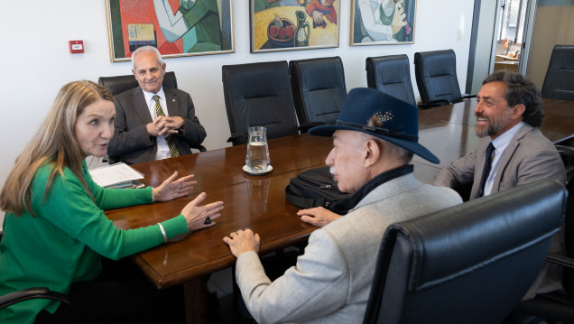 imagen Rectora de la UNCUYO recibió al ministro de la Suprema Corte José Valerio