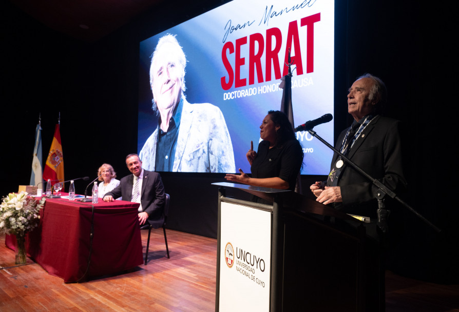 imagen Joan Manuel Serrat se convirtió en Doctor Honoris Causa de la UNCUYO