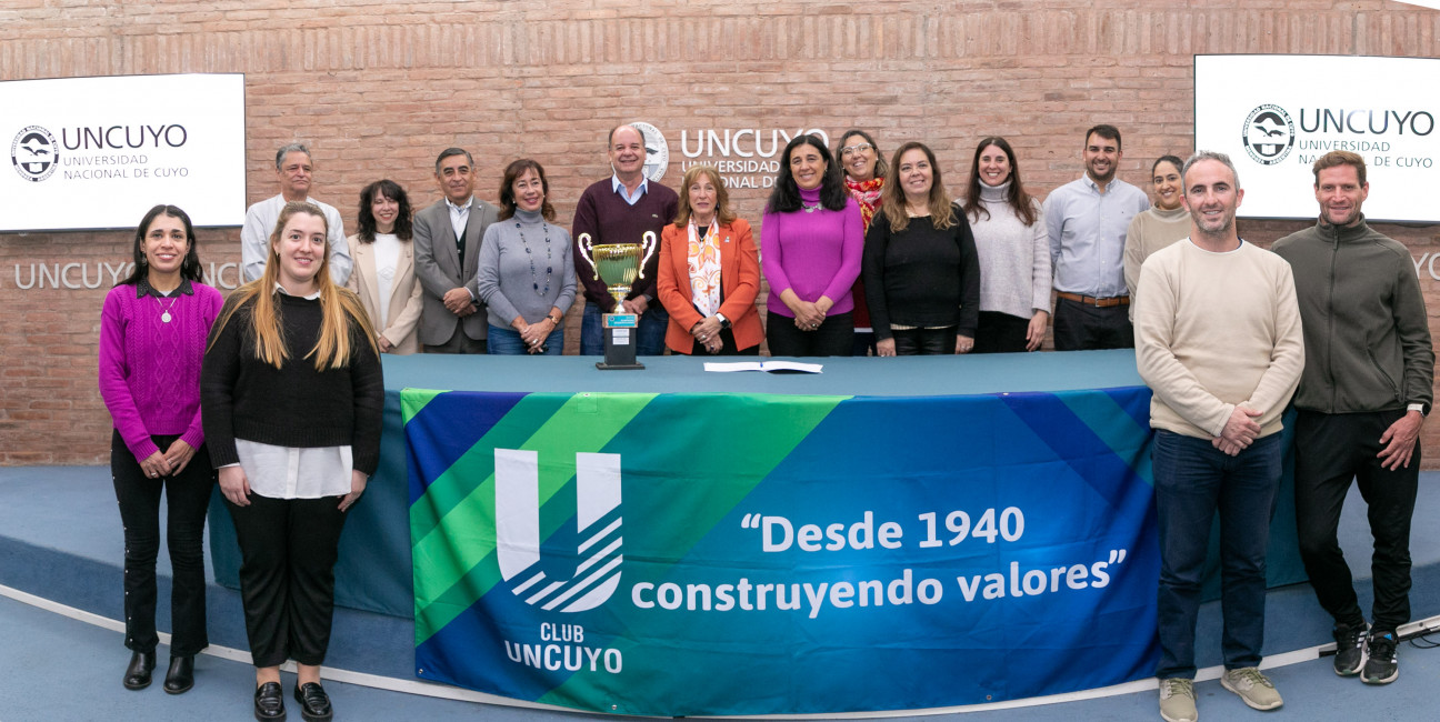 imagen La UNCUYO encendió la llama de las Olimpíadas Interfacultades