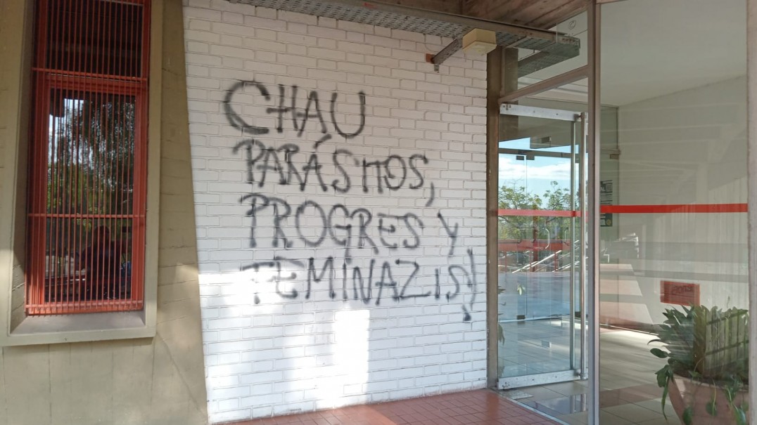 imagen La UNCUYO repudió las pintadas con amenazas en edificios del predio