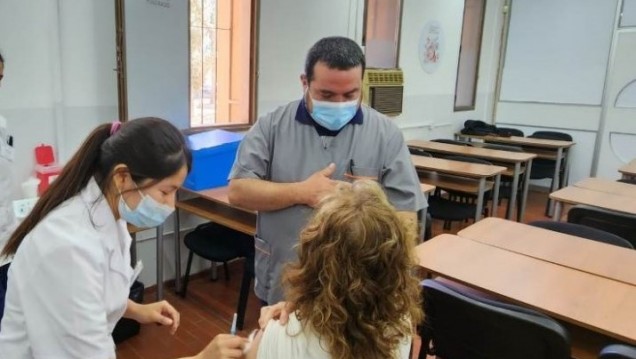 imagen El vacunatorio de Ciencias Médicas sigue su recorrido por la UNCUYO