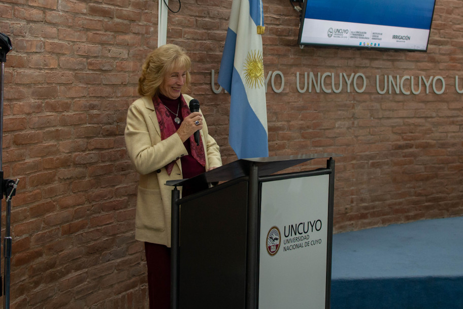 imagen Jurista español experto en gestión del agua disertó en la UNCUYO