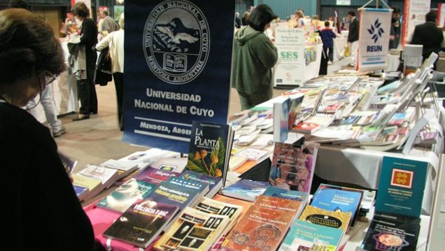 imagen Librería y centro cultural para mostrar la producción editorial universitaria
