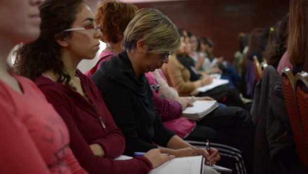 imagen Docentes podrán formarse en el exterior