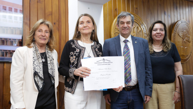 imagen Adriana García fue distinguida como Profesora Consulta de la UNCUYO