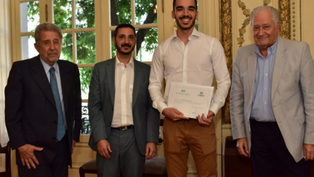 imagen Premian a joven ingeniero por un diseño que permite diagnosticar "la salud" de las máquinas 