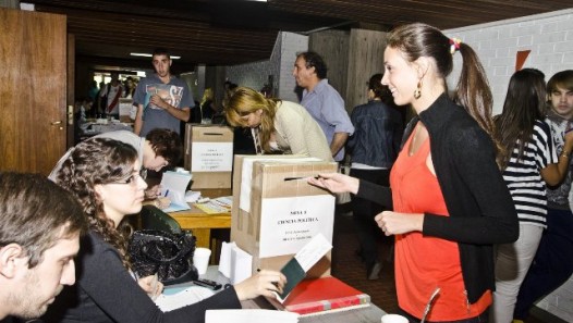 imagen Graduados votaron sus representantes en la UNCuyo