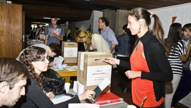 imagen Graduados votaron sus representantes en la UNCuyo