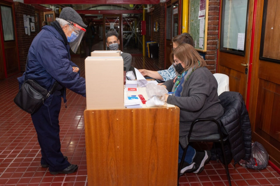 imagen Enterate cómo van los comicios en la UNCUYO