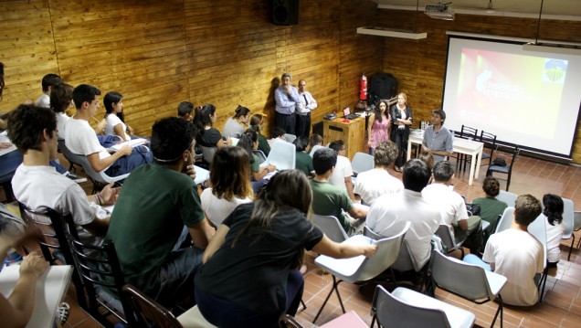 imagen Estudiantes del Liceo Agrícola aprenden a emprender 