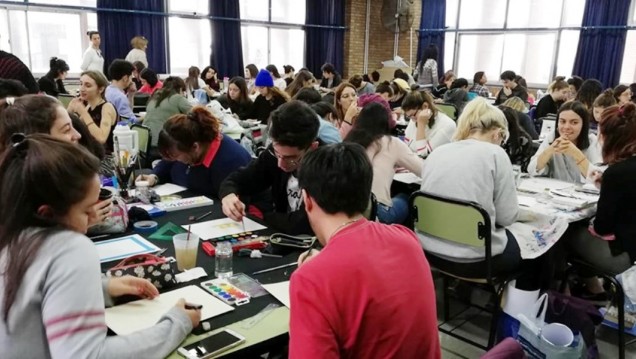 imagen Estudiantes de diseño ejercitaron la creatividad en un taller
