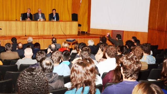 imagen Debatieron en la UNCuyo sobre energía y desarrollo sustentable