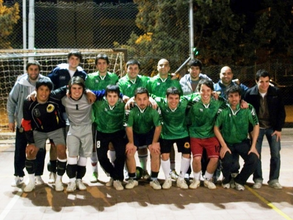 imagen Varones de fútbol de salón de la "U", subcampeones en los Interuniversitarios 