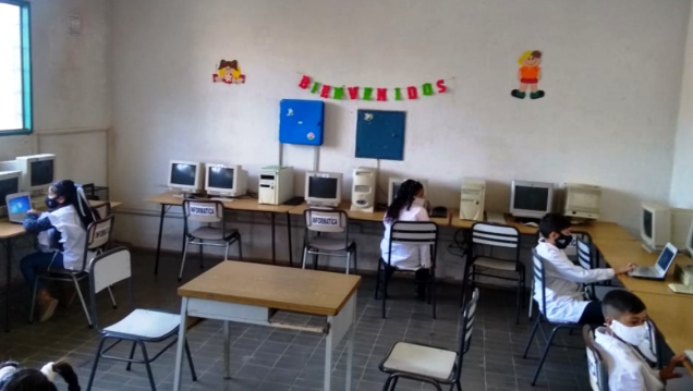 imagen Equipo del ITU optimizó la conectividad en una escuela de Coquimbito