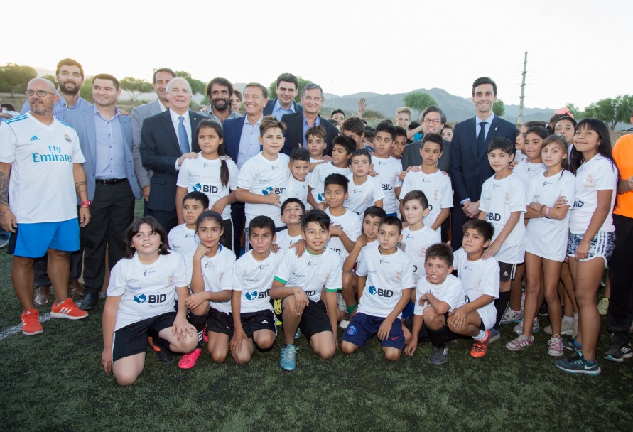 imagen Real Madrid y UNCuyo abrieron una escuela sociodeportiva de fútbol