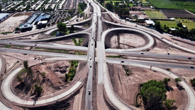 imagen Inscriben para la Especialización en Ingeniería Vial