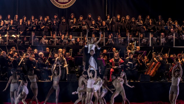 imagen Una gala sin barreras cierra el 80º aniversario de la UNCUYO