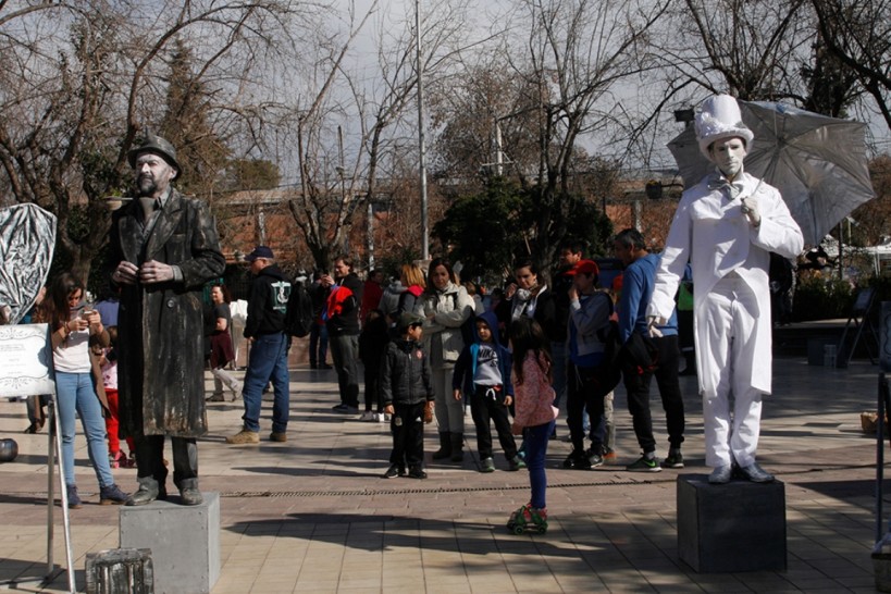 imagen Estatuas vivientes del mundo pasearán por Mendoza