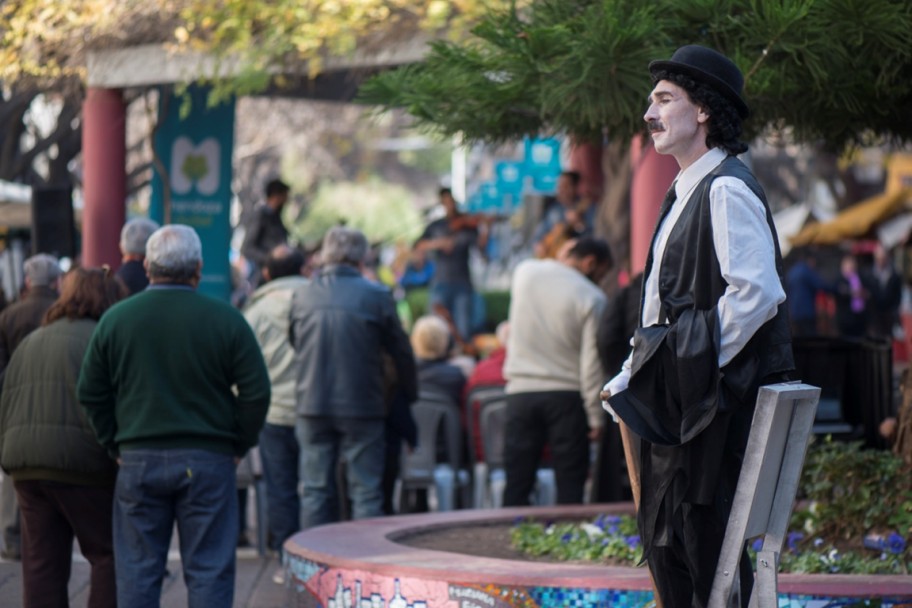 imagen Estatuas vivientes del mundo pasearán por Mendoza