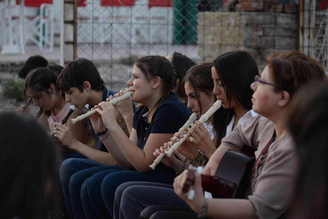 imagen Formarán a niños y adolescentes para tocar instrumentos musicales